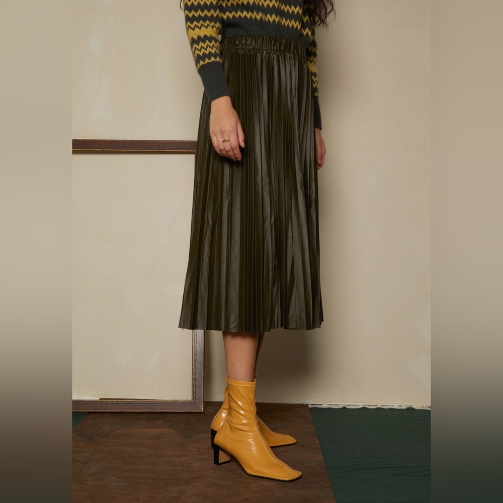 NWT OAK + FORT Vegan Leather Pleated Midi Skirt